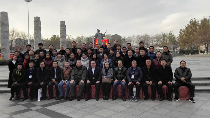 <a href='http://www.jqt7.com.cn' class='keys' title='點(diǎn)擊查看關(guān)于氧化鎂的相關(guān)信息' target='_blank'>氧化鎂</a>